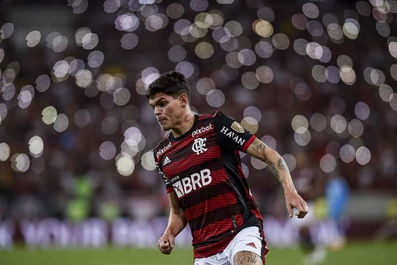 Flamengo quer negociar Renê e analisa mercado; Spartak oferece Ayrton Lucas  - Coluna do Fla