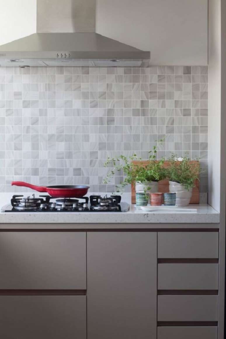 7. Adesivo para cozinha cinza &ndash; Foto MaraRamos