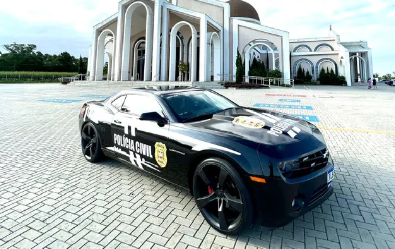 Chevrolet Camaro apreendido agora é usado pela polícia de SC