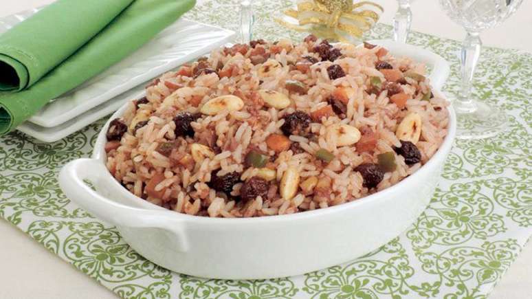 Arroz natalino com amêndoa – Foto: Guia da Cozinha