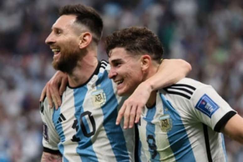 Messi comemora um dos gols da Argentina (Foto: JACK GUEZ / AFP)