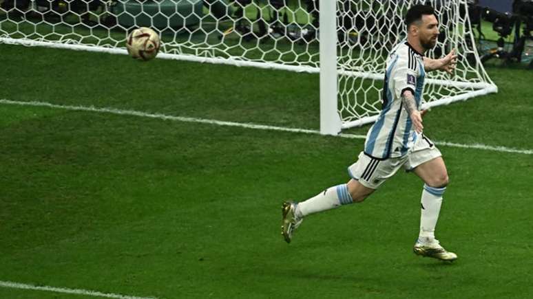 Messi faz seu primeiro gol em mata-mata de Copa do Mundo