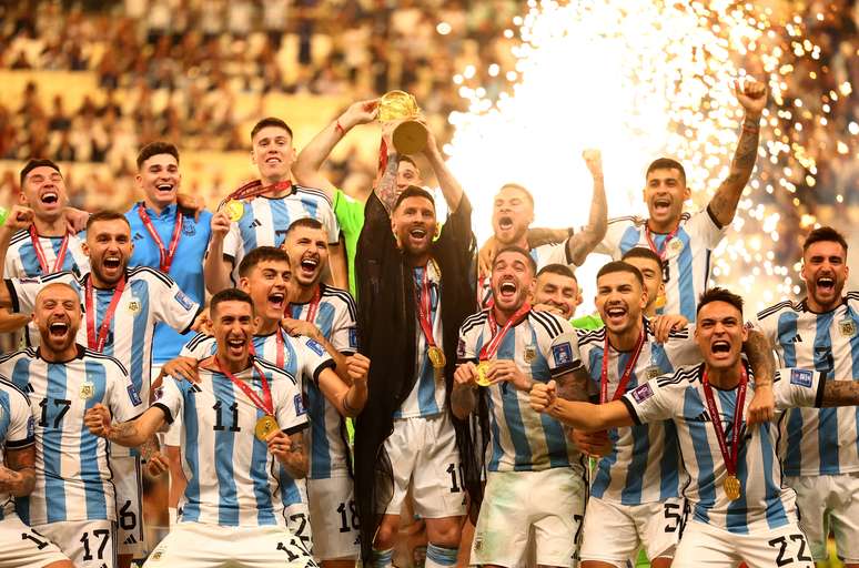 Jogadores da Argentina comemoram conquista do título da Copa do Mundo do Catar
