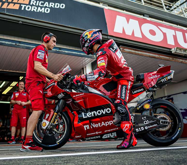 MotoGP 2022 – Apresentação da Ducati Lenovo Team - MOTOJORNAL