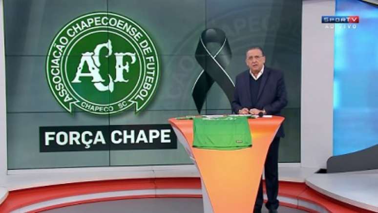 Galvão homenageou a Chape em diversos momentos após a tragédia de 2016 (Reprodução Sportv)