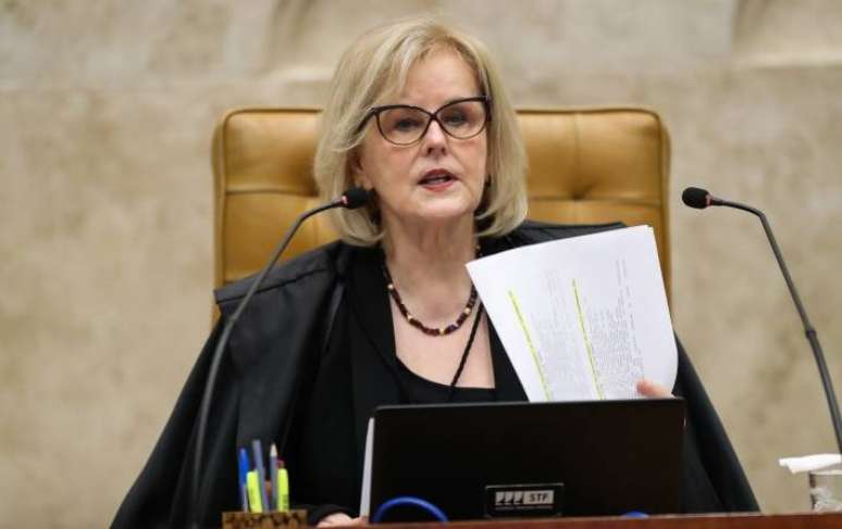 A primeira decis&atilde;o liminar sobre o tema foi feita pela ministra Rosa Weber, ap&oacute;s quase cinco meses de tramita&ccedil;&atilde;o do processo no STF.
