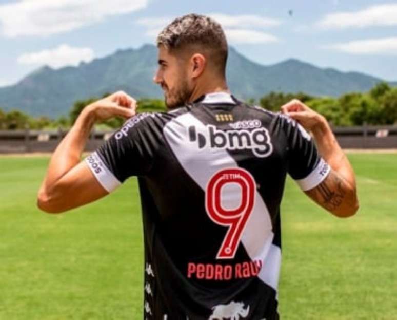 Paraná contrata volante que estava em Portugal e empresta dois jogadores