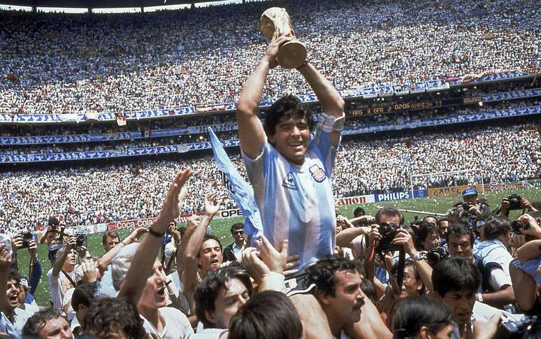 Diego Maradona comemorou o bicampeonato mundial da Argentina em 1986