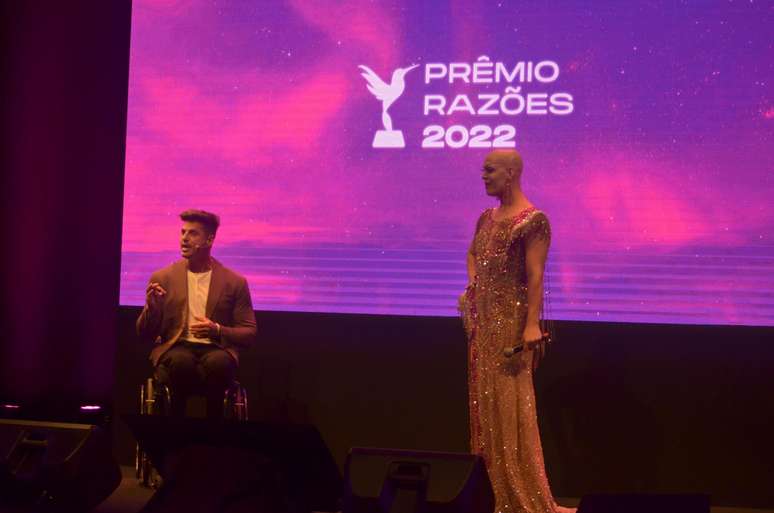 O evento foi apresentado pelo atleta Fernando Fernandes e o drag queen Ikaro Kadoshi
