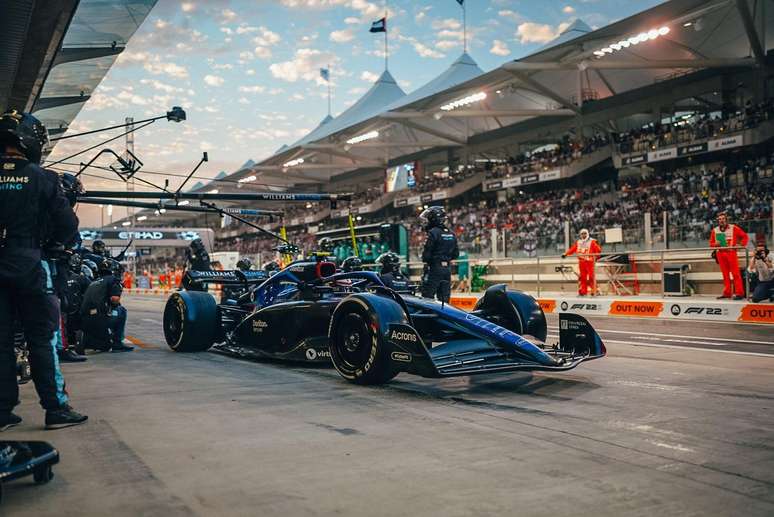 Abaixo do n&iacute;vel de Albon e envolvido em diversas confus&otilde;es, Latifi se despediu da F1 