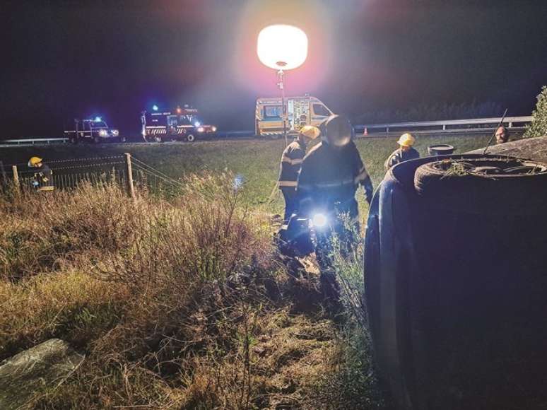 Quando os bombeiros chegaram ao local do acidente encontraram a cantora já sem vida