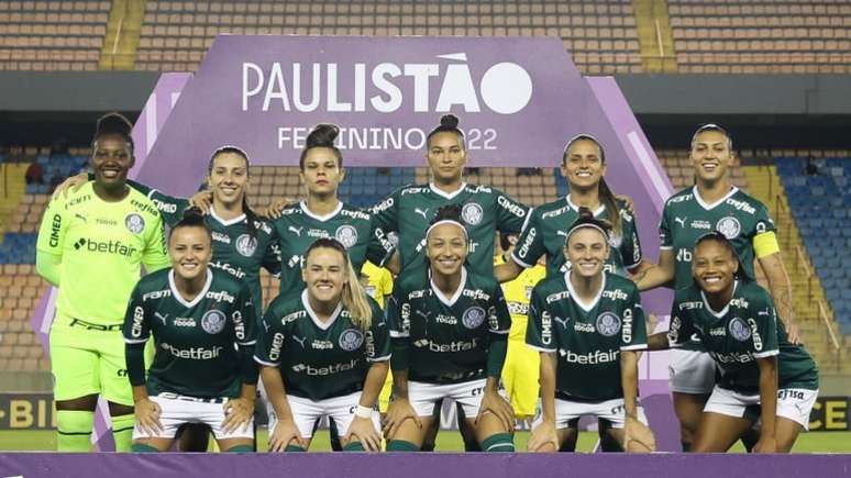 Palmeiras bate Santos no fim e larga na frente na final do