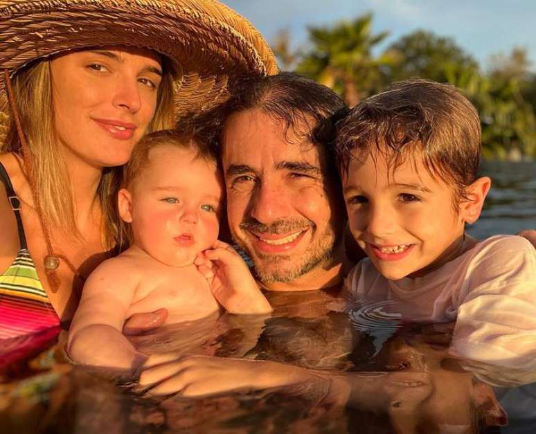 O casal Rafaella Brites e Felipe Andreoli celebraram o nascimento de seu segundo filho, Leon, em fevereiro deste ano.