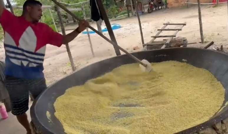 Rony mostrou habilidade em vídeo e arrancou risada das pessoas presentes (Foto: Reprodução/Redes Sociais)