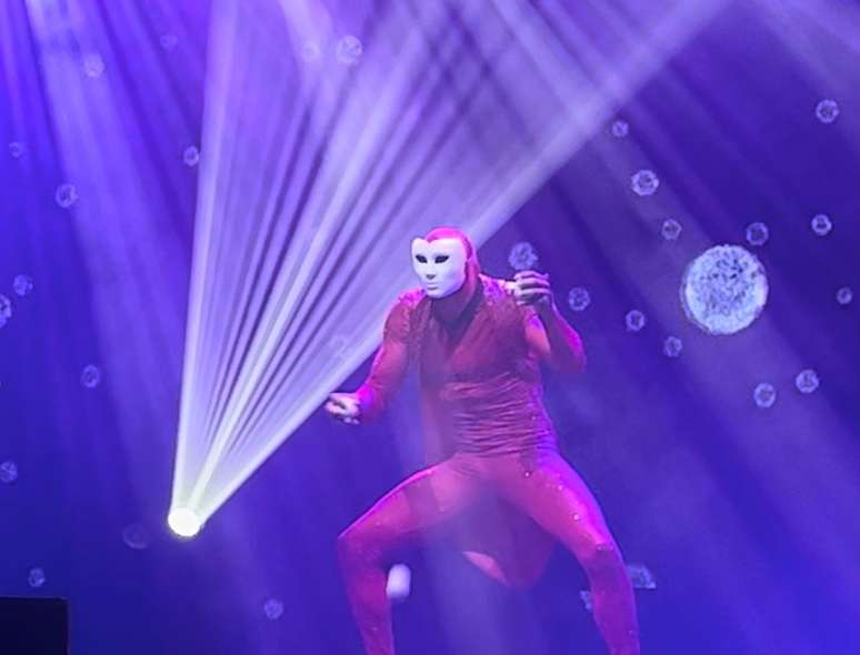 Malabarista do espet&aacute;culo Gravity, que deixou a plateia de queixo ca&iacute;do.