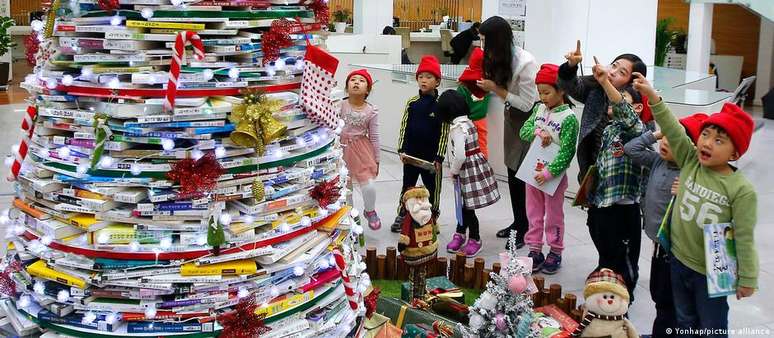 Árvore de livros usados na Coreia do Sul