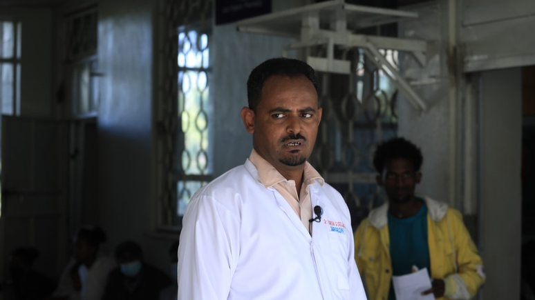 Kibrom lutou para manter o hospital em que trabalha funcionando durante dois anos de guerra