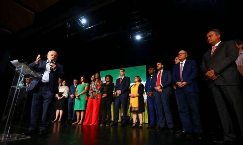 O presidente eleito Luiz Inácio Lula da Silva (PT) anuncia novos ministros em Brasília