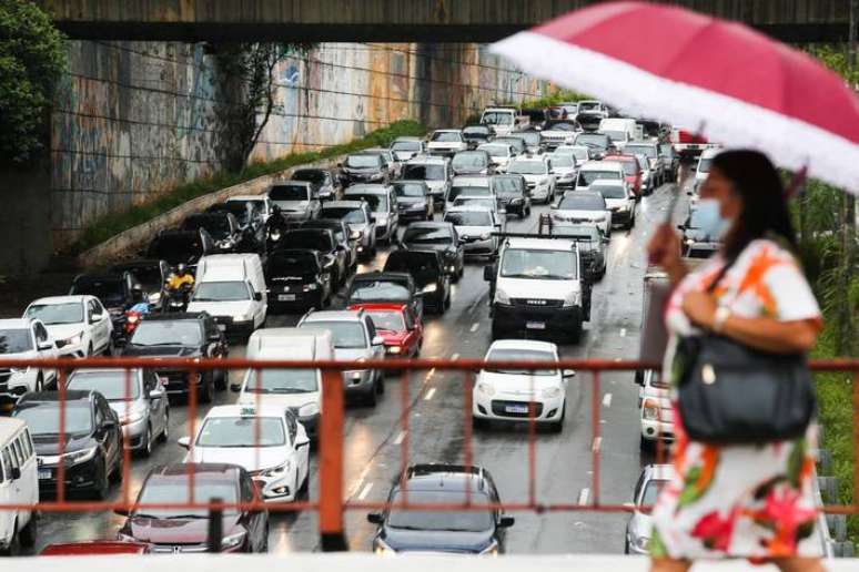 Motoristas devem ter atenção para as datas em que vigora a suspensão do rodízio municipal de veículos neste fim e início de ano