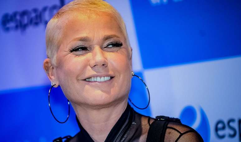 Xuxa abre intimidade com ex-marido e choca fãs.