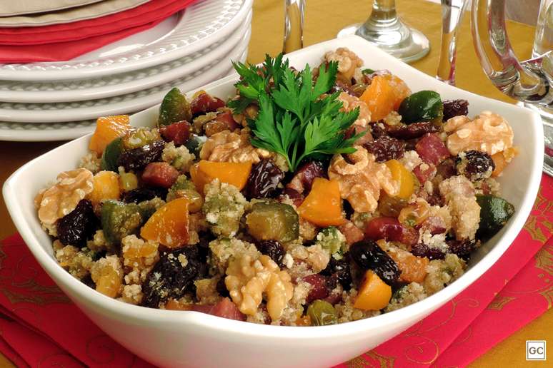 Farofa molhadinha de Natal &ndash; Foto: Guia da Cozinha