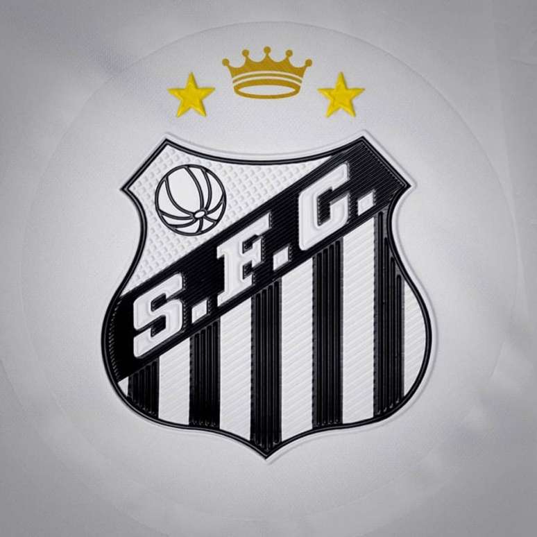 Unforme do Santos terá coroa acima do escudo a partir de 2023 (Reprodução)