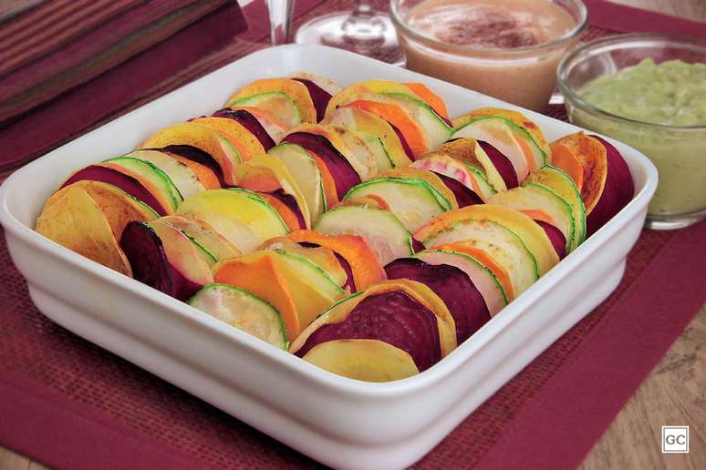 Chips de legumes temperado &ndash; Foto: Guia da Cozinha