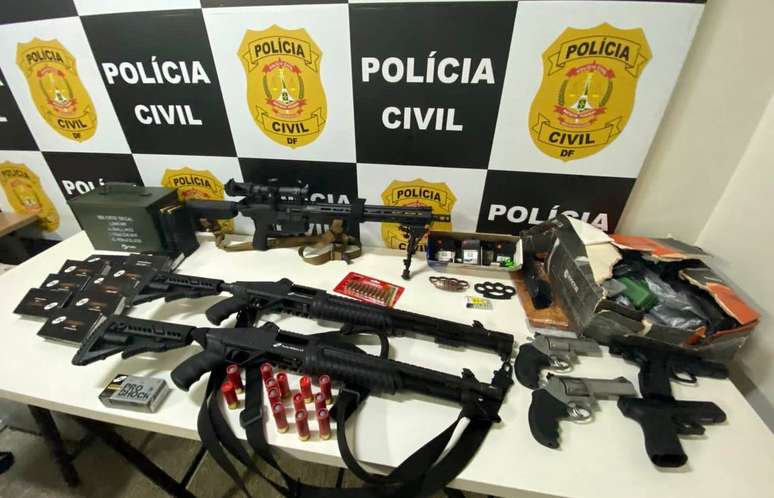 Arsenal encontrado com suspeito de montar artefato explosivo em Brasília