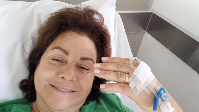 Simone Barbosa, 67, conseguiu retirar os dois tumores em cirurgias distintas e hoje está em remissão