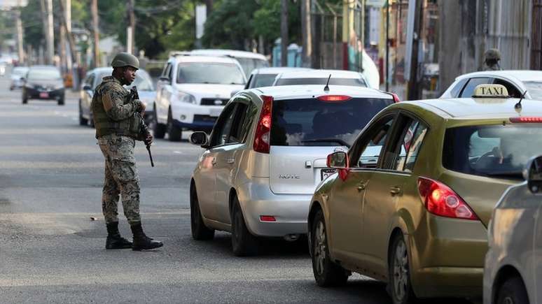 Neste mês, o governo local voltou a declarar estado de emergência em várias regiões da ilha