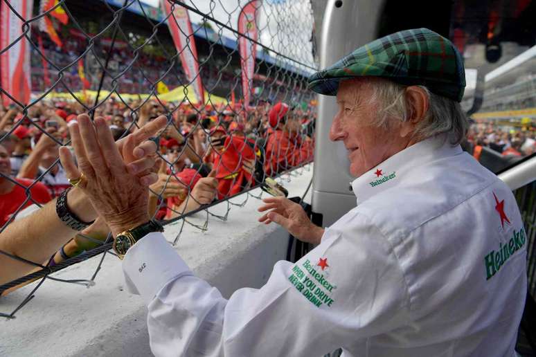 Jackie Stewart achou que Guanyu Zhou não tinha sobrevivido 