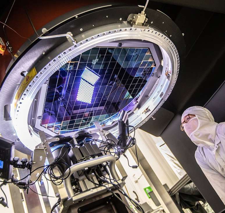 A c&acirc;mera do telesc&oacute;pio Vera C. Rubin tem milhares de vezes a capacidade de uma c&acirc;mera convencional