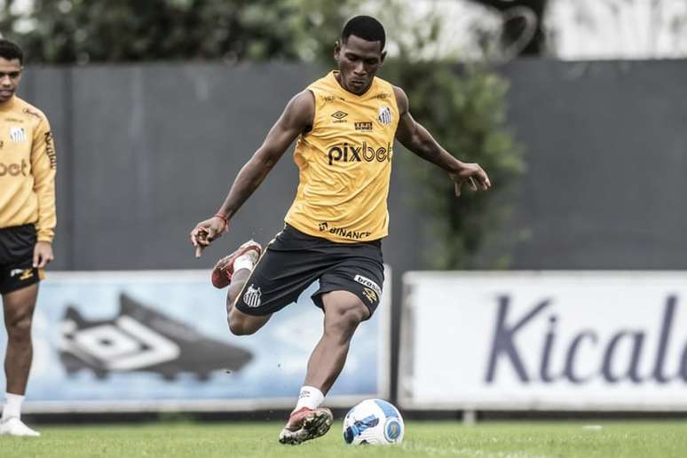 Após rescindir com Santos, Raniel acerta com clube da segunda