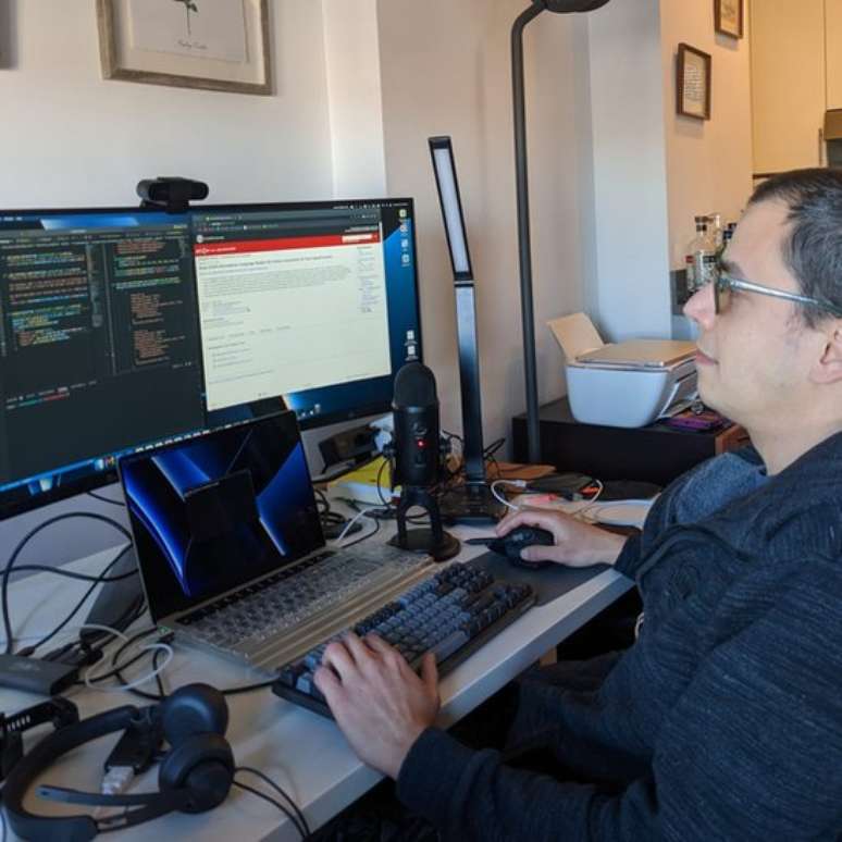 Juarez Bochi improvisou apartamento para trabalhar em casa e nem pensa em voltar ao escrit&oacute;rio