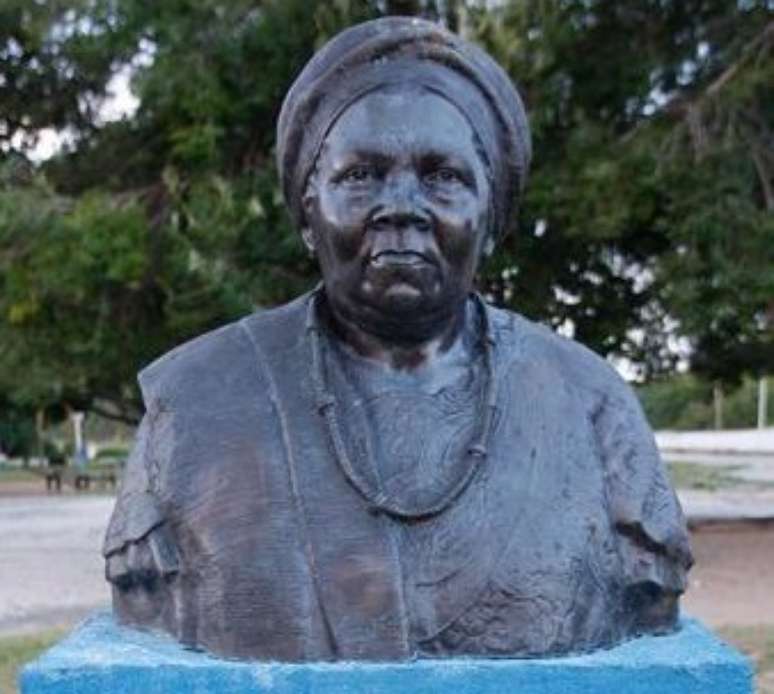 Monumento em homenagem a Mãe Gilda de Ogum, que morreu após ataques de intolerância religiosa