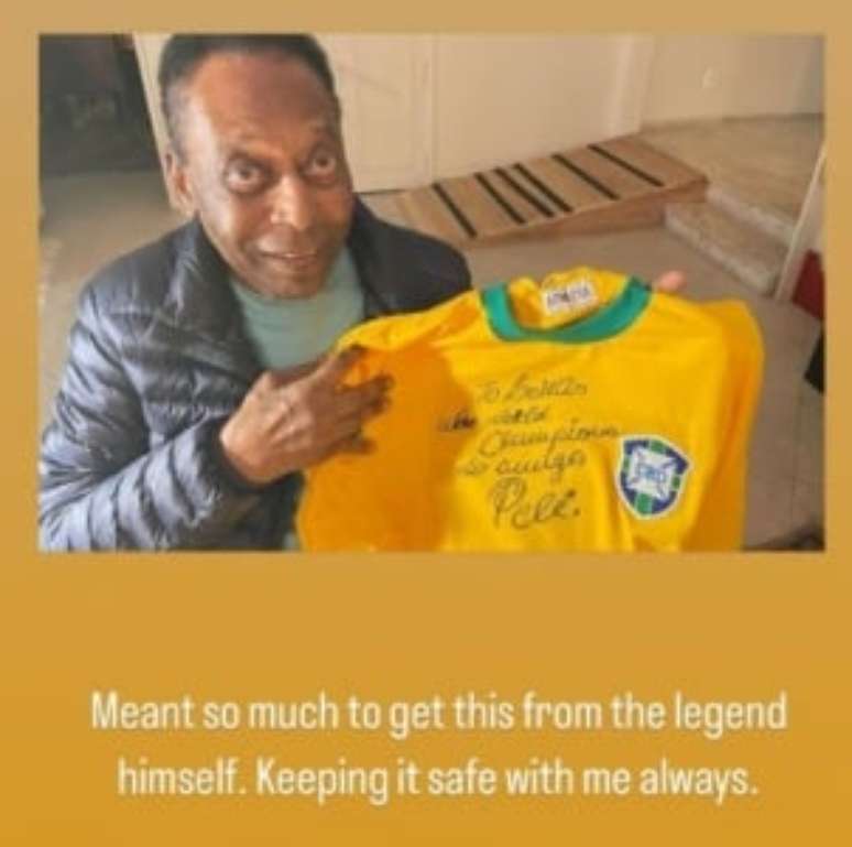 Pelé autografou camisa para Hamilton (Reprodução/Instagram)