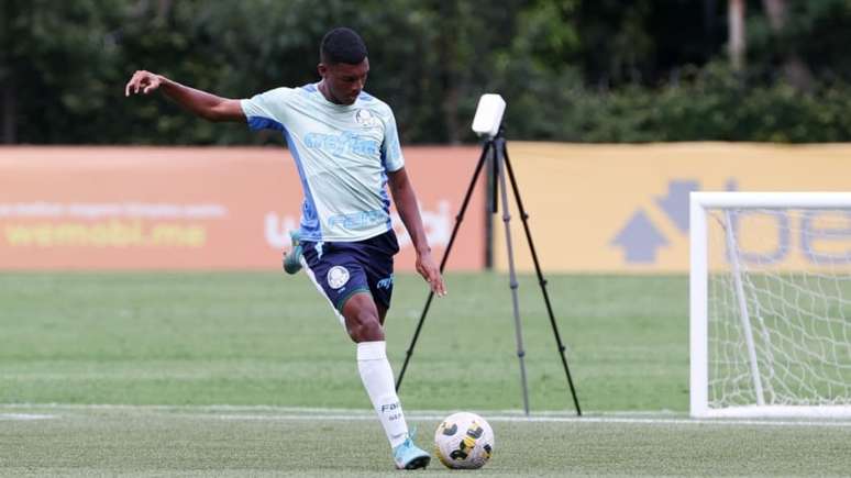 Luis Guilherme disputou 22 partidas e marcou 20 gols pelo sub-17 em 2022 (Foto: Fabio Menotti/Palmeiras)