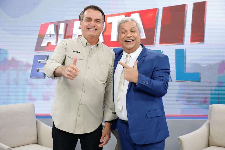 Bolsonaro em entrevista ao apresentador Sikêra Júnior em abril de 2021