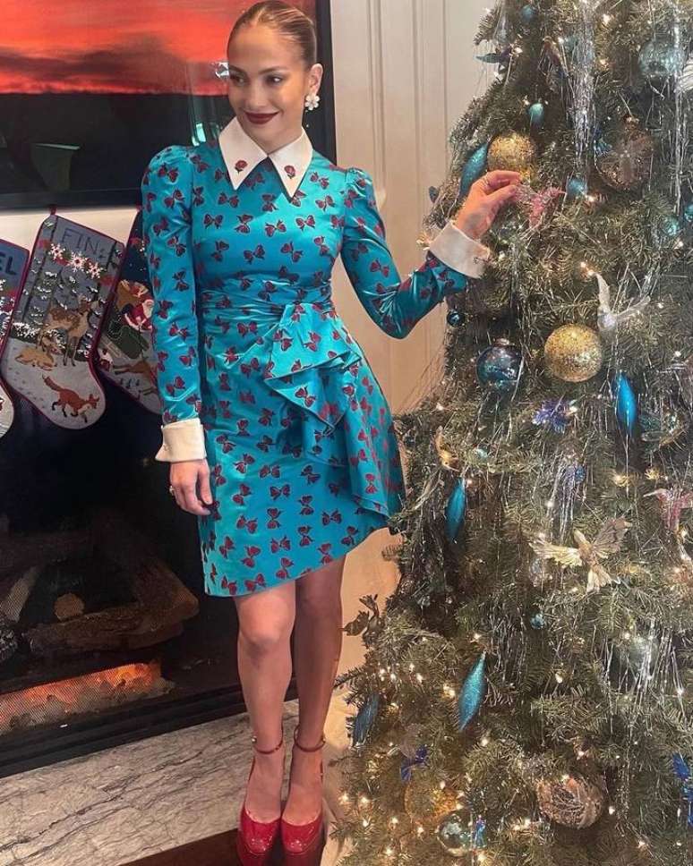 Neste natal, da decoração da árvore até o vestido de Jennifer Lopes foram inspirados no beija-flor