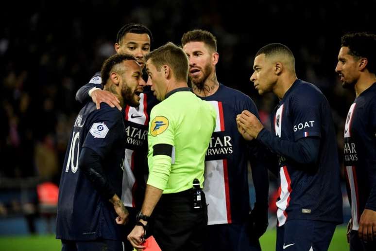 Neymar foi expulso pela 5ª vez no Campeonato Francês desde 2017/2018 (Julien de Rosa / AFP)
