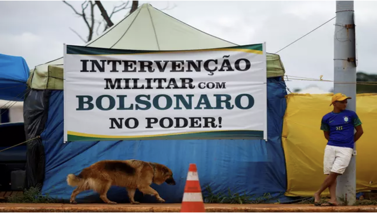 Acampamento em Brasília com militantes que pedem golpe