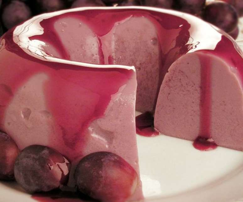 Flan de uva com calda de vinho (Reprodu&ccedil;&atilde;o / Guia da Cozinha)