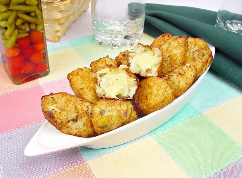 Bolinho de bacalhau com queijo
