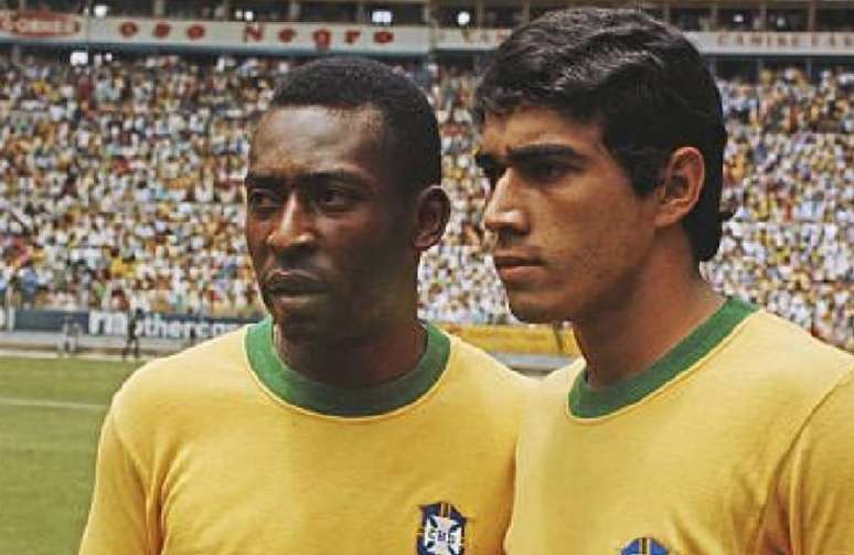 Clodoaldo e Pelé, na Copa do Mundo de 1970, conquistada pelo Brasil (Arquivo/CBF)