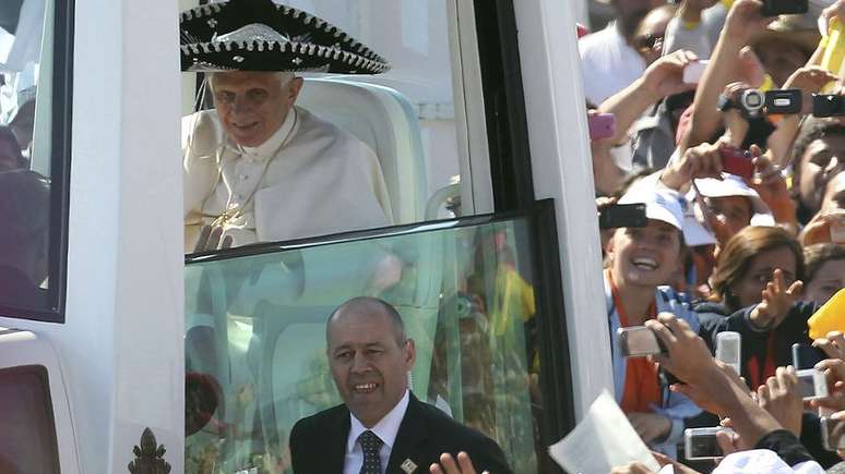 Bento 16 visitou o M&eacute;xico em mar&ccedil;o de 2012.