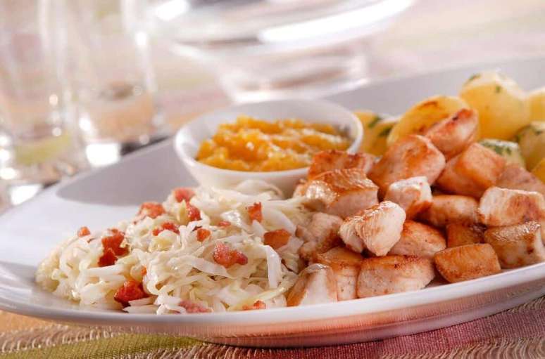 Aperitivo de frango &agrave; moda alem&atilde; &ndash; Foto: Guia da Cozinha