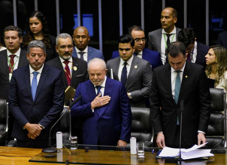Luiz Inácio Lula da Silva (PT) assumiu a Presidência da República em cerimônia de posse neste domingo, 1º