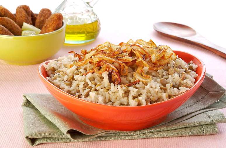 Arroz com lentilha (mijadra) &ndash; Foto: Guia da Cozinha