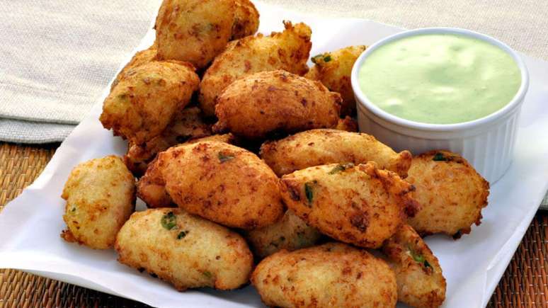 Bolinho de arroz com queijo &ndash; Foto: Guia da Cozinha