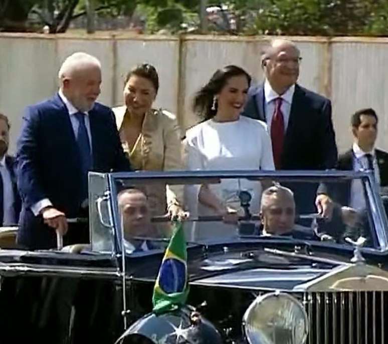 Lula, Janja, Lu e Geraldo Alckmin no cortejo da posse 